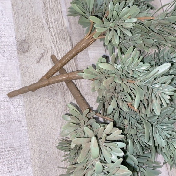 Faux greenery for decor - Picture 4 of 4